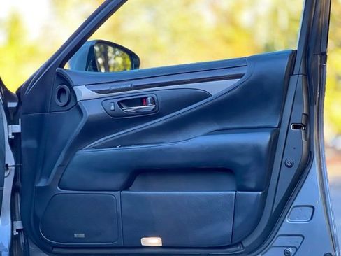 Used 2014 Lexus LS 600h L image 28