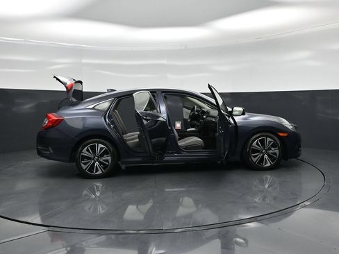 Used 2018 Honda Civic EX-T image 4