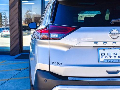 Used 2022 Nissan Rogue SL w/ SL Premium Package image 14