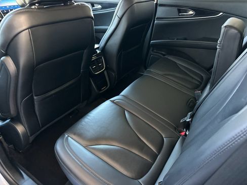Used 2021 Lincoln Nautilus FWD w/ Equipment Group 101A image 11