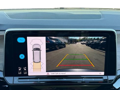 Used 2024 Volkswagen Atlas SE image 15