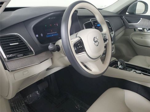 Certified 2025 Volvo XC90 B6 Plus w/ Protection Package Premier AWD/4WD image 24