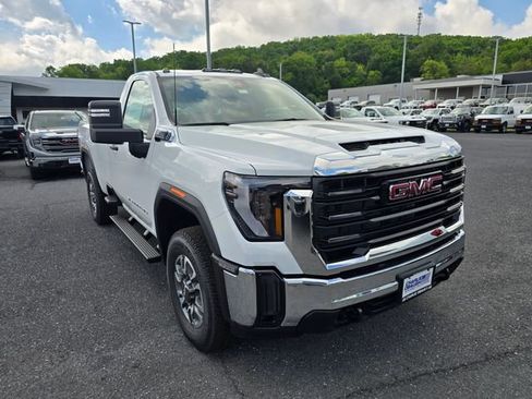 New 2025 GMC Sierra 3500 Pro image 7