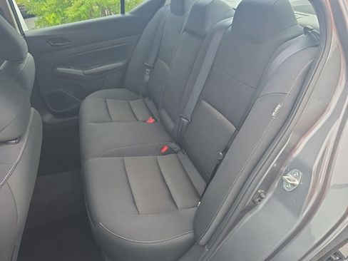 Used 2025 Nissan Altima 2.5 SV FWD image 32