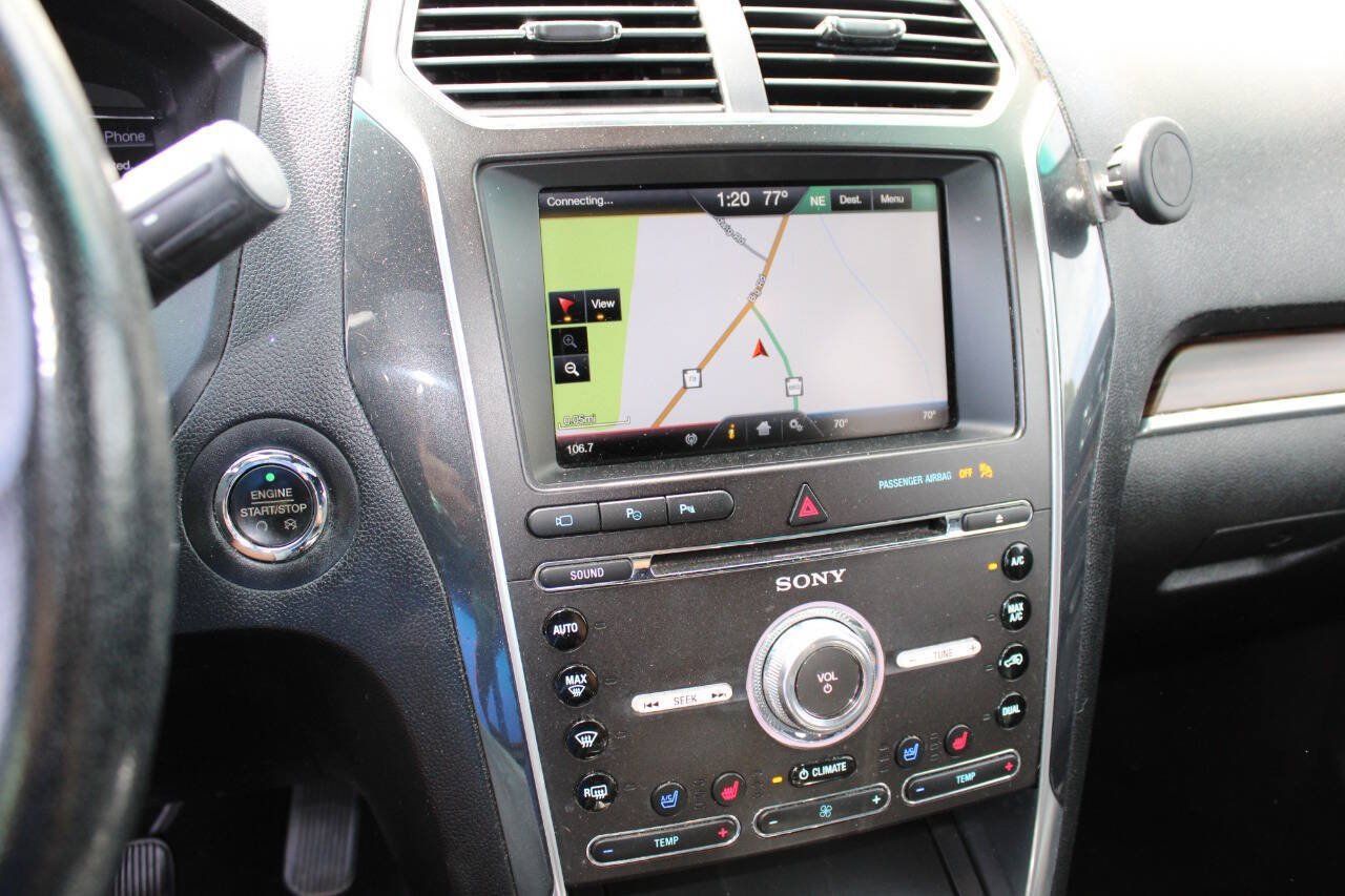 Used 2016 Ford Explorer Limited w/ Equipment Group 301A AWD/4WD image 15