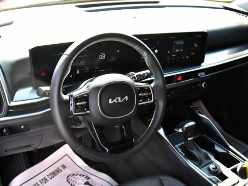 Used 2025 Kia Sorento S w/ Panoramic Sunroof Package FWD image 16