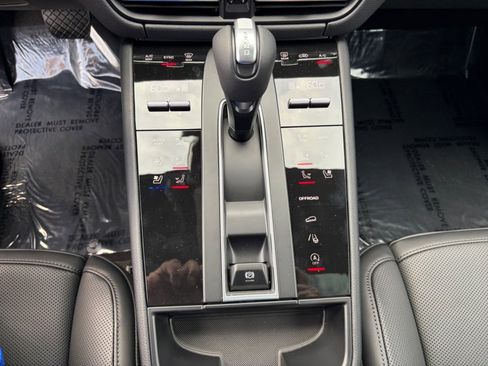 New 2026 Porsche Macan AWD/4WD image 21
