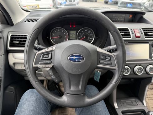Used 2016 Subaru Forester 2.5i AWD/4WD image 21