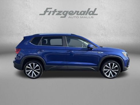 Used 2024 Volkswagen Taos SE FWD image 5