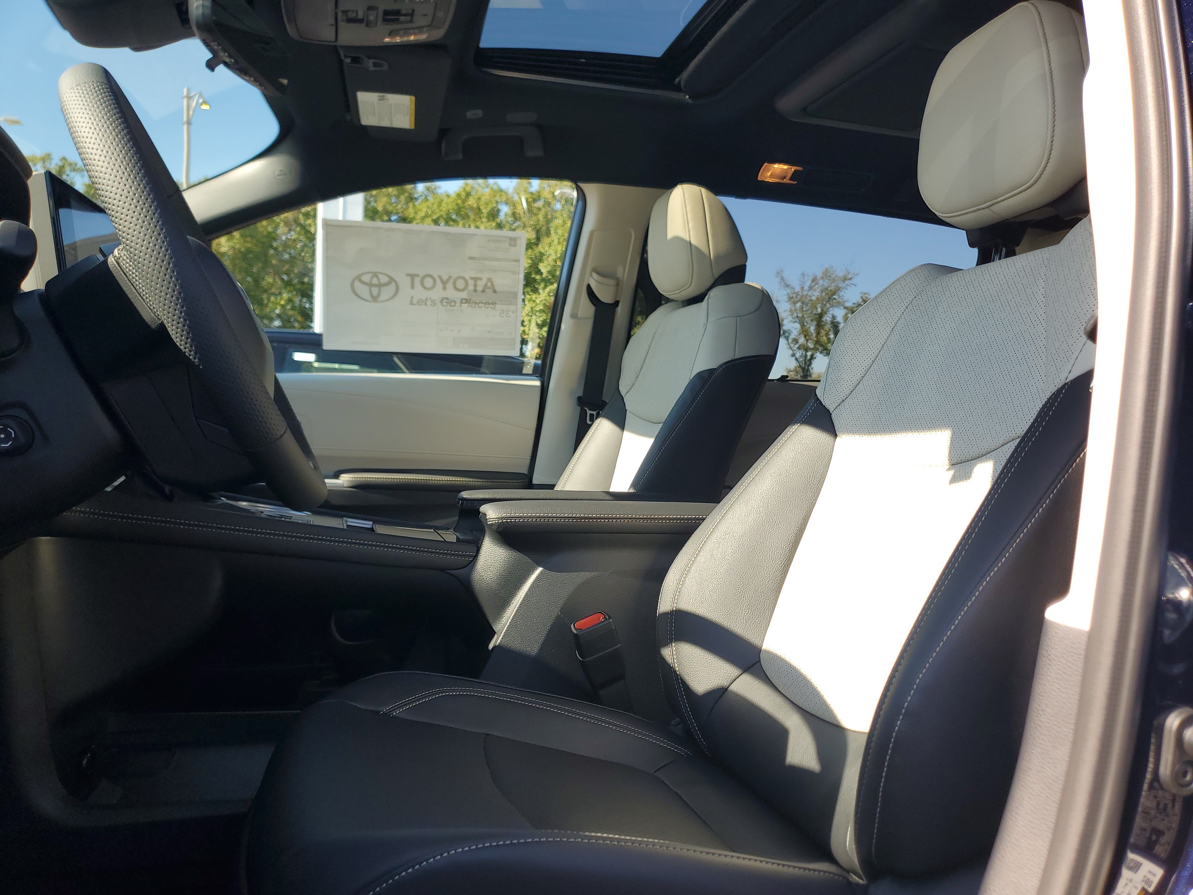 New 2026 Toyota Sienna Platinum AWD/4WD image 23