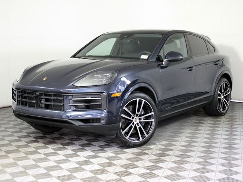 Used 2025 Porsche Cayenne Coupe image 1