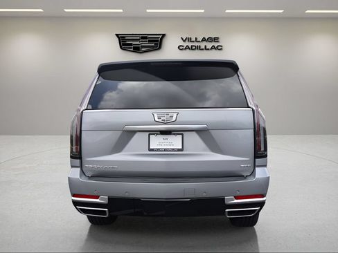 Certified 2026 Cadillac Escalade Luxury w/ LPO, Radiant Package AWD/4WD image 4