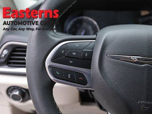 Used 2022 Chrysler Voyager LX FWD image 15