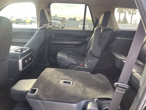 Used 2024 Ford Expedition XLT image 7