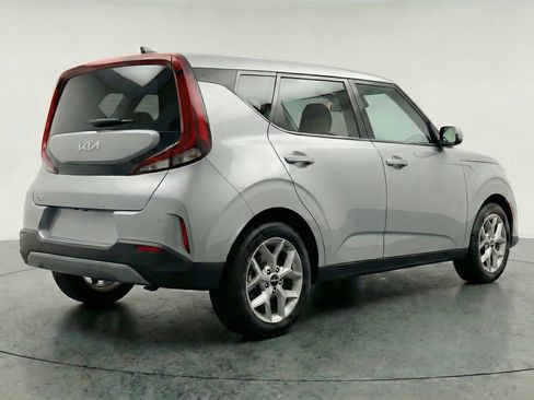 Used 2025 Kia Soul LX w/ LX Technology Package image 9