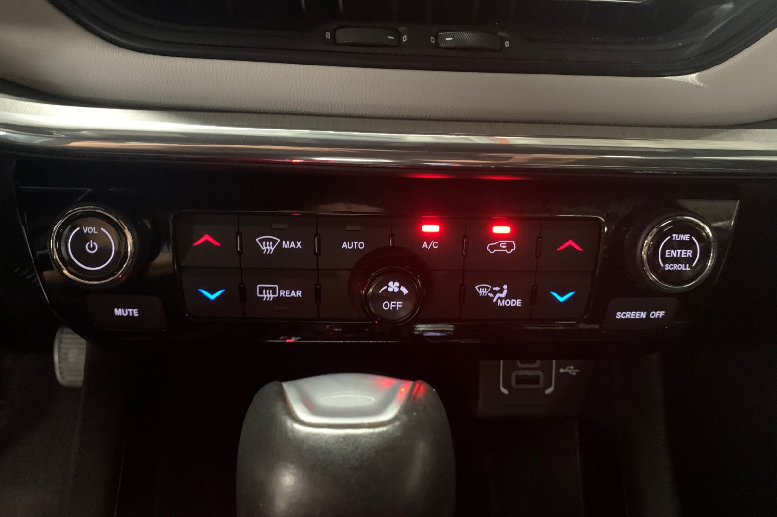 Used 2024 Jeep Compass Limited AWD/4WD image 22