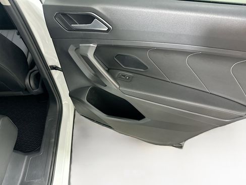 Used 2022 Volkswagen Tiguan SE FWD image 29