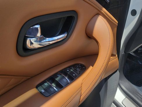 Used 2024 INFINITI QX80 Sensory w/ Cargo Package AWD/4WD image 11