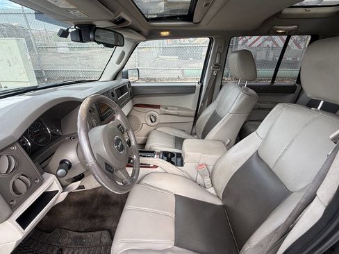 Used 2006 Jeep Commander Limited w/ Trailer Tow Group IV RWD image 11