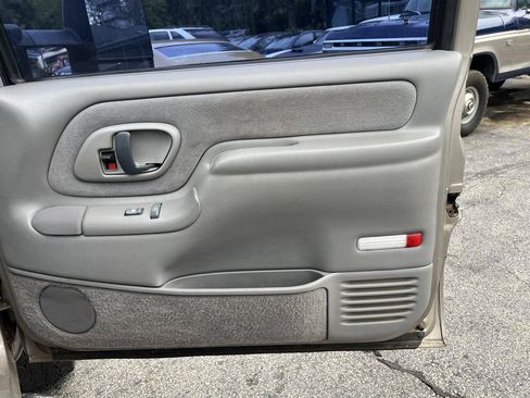Used 2000 Chevrolet Silverado 3500 4x4 Crew Cab image 20