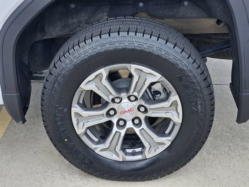 Used 2025 GMC Sierra 1500 SLT RWD image 8