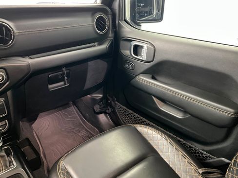 Used 2021 Jeep Wrangler Unlimited Sahara AWD/4WD image 11