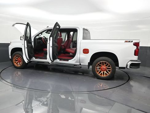 Used 2021 Chevrolet Silverado 1500 Custom RWD image 34