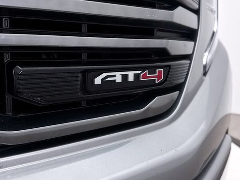 Used 2023 GMC Sierra 1500 AT4 w/ AT4 Premium Package AWD/4WD image 4