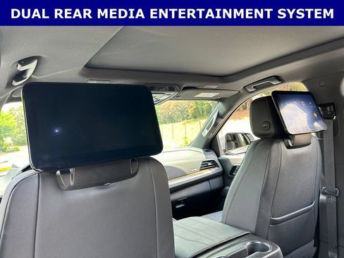 Used 2025 Chevrolet Tahoe High Country AWD/4WD image 2
