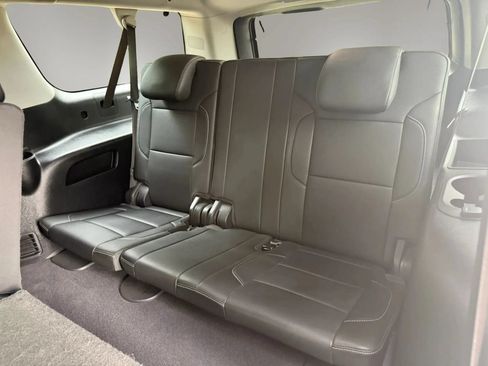 Used 2019 GMC Yukon XL SLT w/ Open Road Package RWD image 19