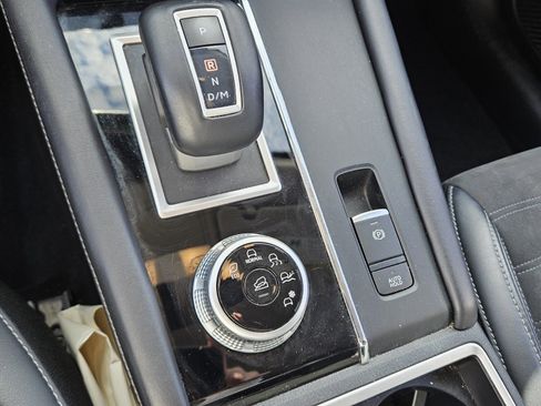 Used 2024 Mitsubishi Outlander SE image 25