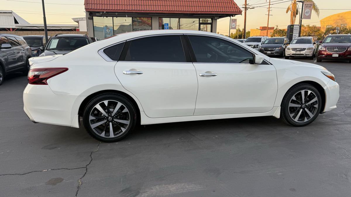 Used 2018 Nissan Altima 2.5 SR FWD image 7