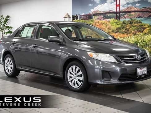 Used 2013 Toyota Corolla LE image 1