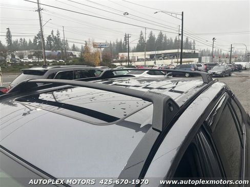 Used 2023 Toyota RAV4 SE image 32