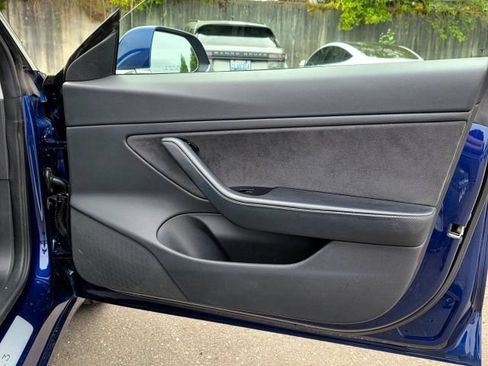 Used 2018 Tesla Model 3 Long Range RWD image 35