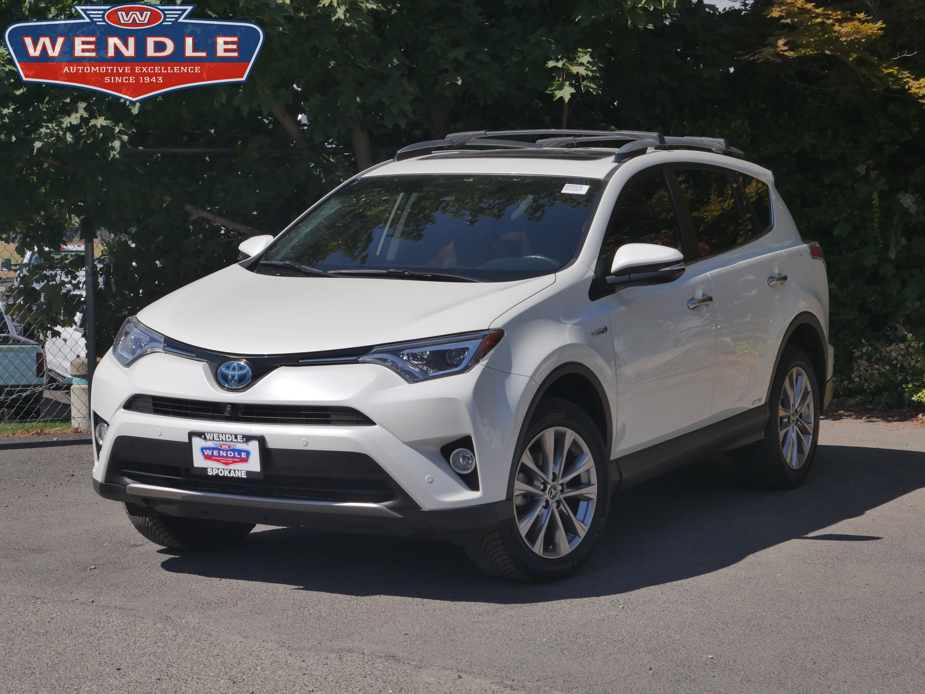 Used 2017 Toyota RAV4 Limited w/ Advanced Technology Package AWD/4WD image 1