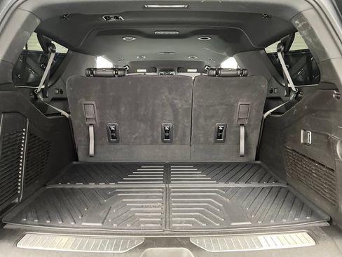 Used 2025 Chevrolet Suburban Z71 AWD/4WD image 41