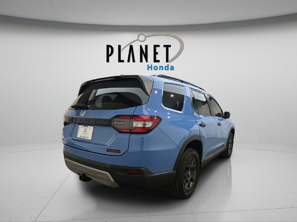 Certified 2024 Honda Pilot TrailSport image 8