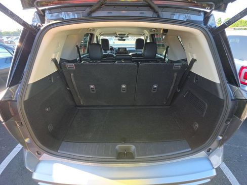 Used 2025 Nissan Pathfinder SL FWD image 17