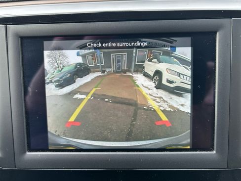 Used 2020 Chrysler Voyager Lxi image 14