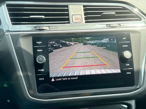 Used 2022 Volkswagen Tiguan SE R-Line FWD image 24