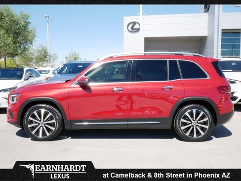 Used 2023 Mercedes-Benz GLB 250 4MATIC image 3