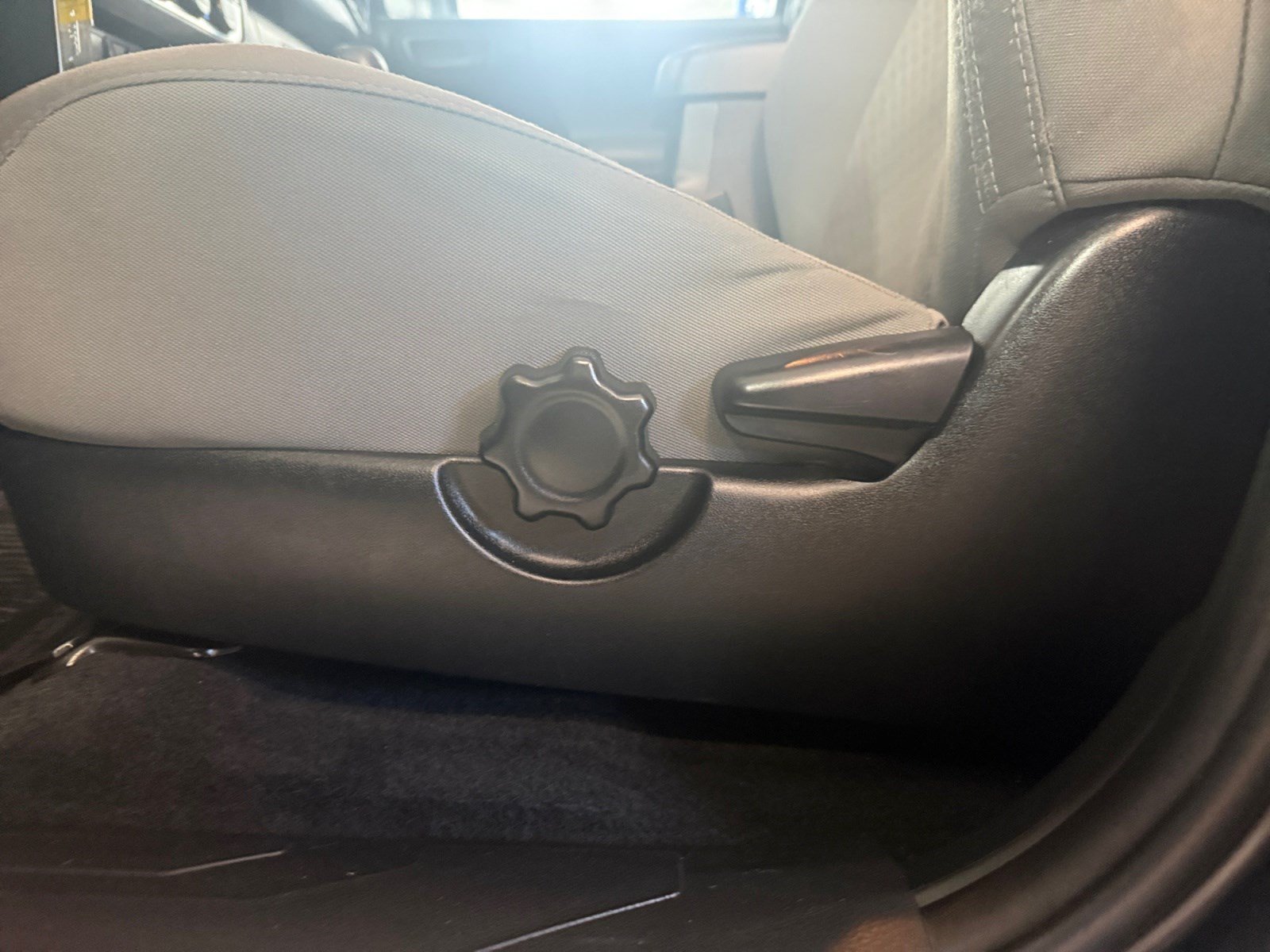Used 2022 Toyota Tacoma SR AWD/4WD image 30