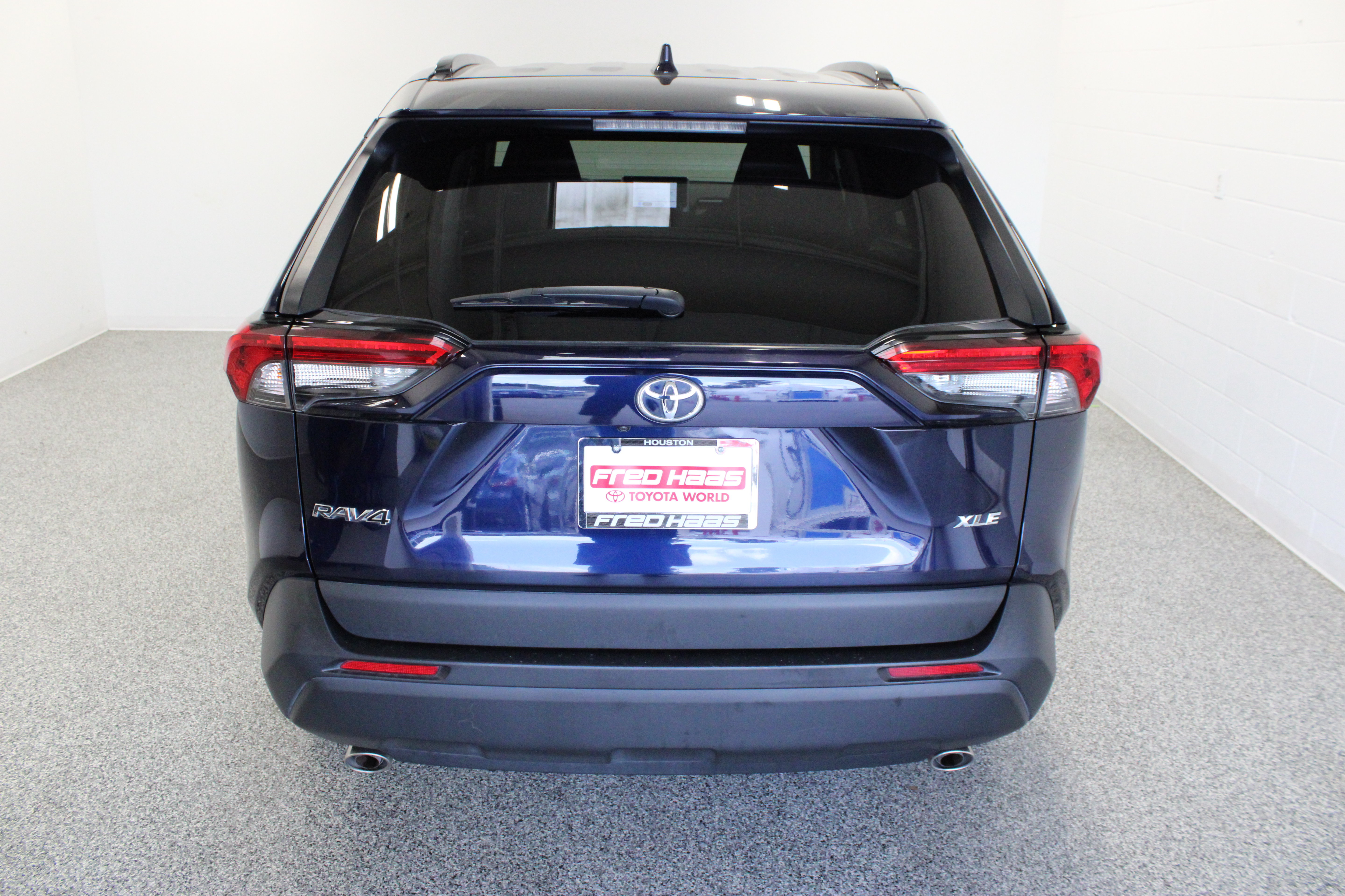 Used 2025 Toyota RAV4 XLE FWD image 8