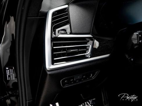 Used 2021 BMW X7 M50i AWD/4WD image 25