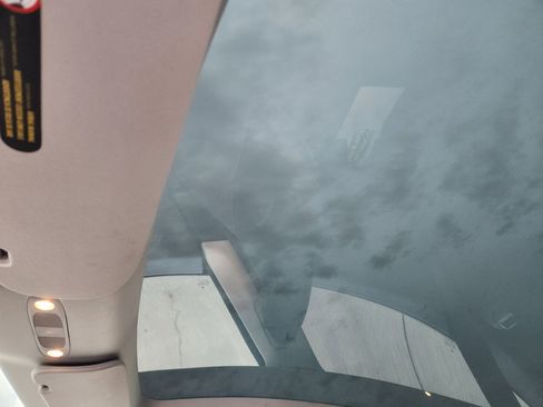 Used 2021 Tesla Model Y Performance image 25