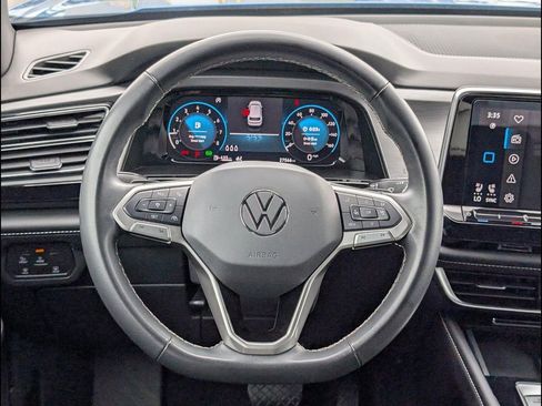 Used 2024 Volkswagen Atlas Cross Sport SE image 12