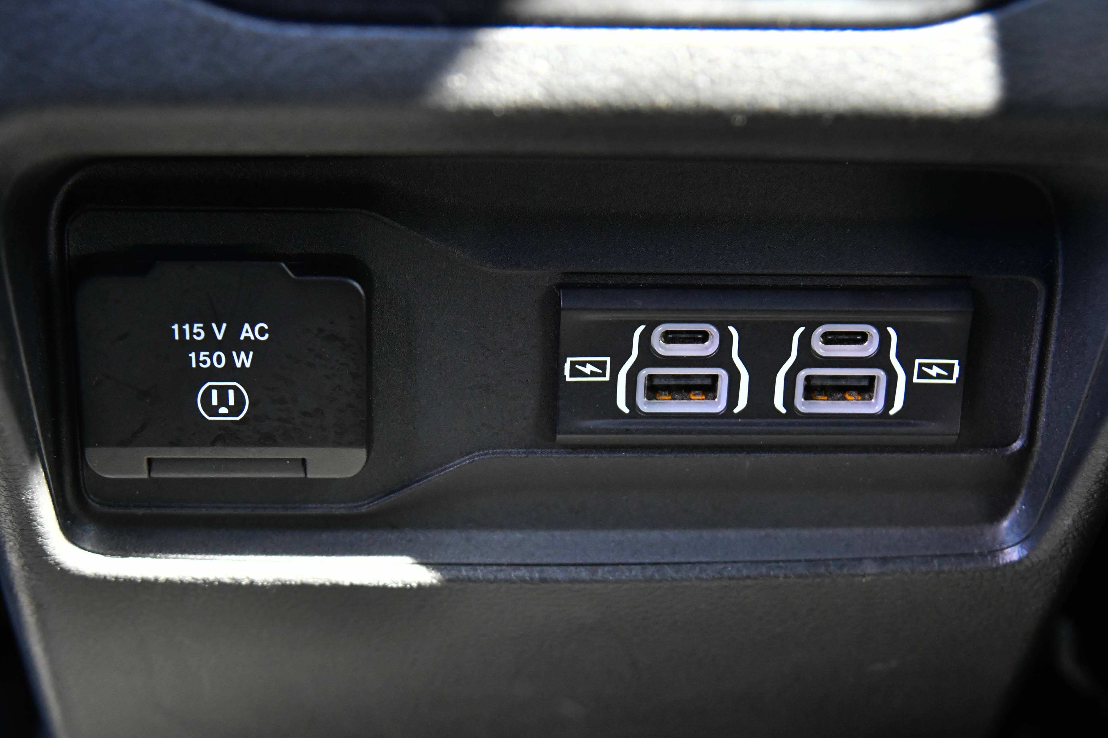 Used 2025 Jeep Grand Cherokee Altitude AWD/4WD image 41