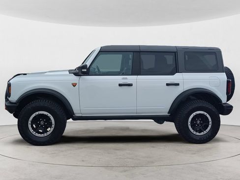 Used 2023 Ford Bronco Badlands w/ Sasquatch Package AWD/4WD image 2