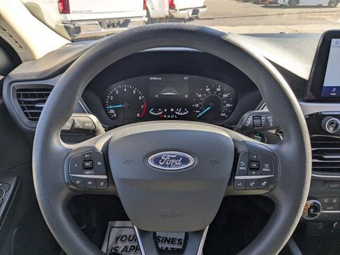 Used 2020 Ford Escape SE image 18